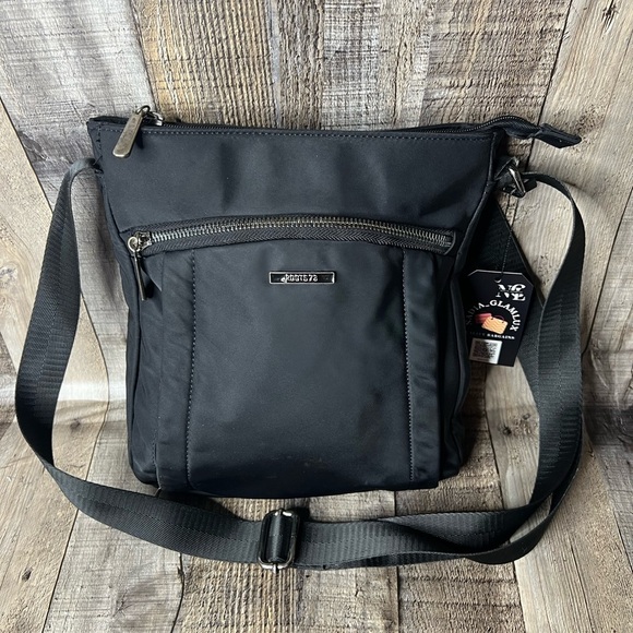 Roots Handbags - ROOTS 73 Black Adjustable Messenger Crossbody  Nylon Zip Top Pocket Shoulder Bag